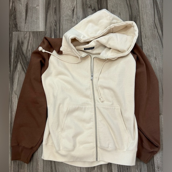 Brandy Melville zip up - Picture 1 of 2
